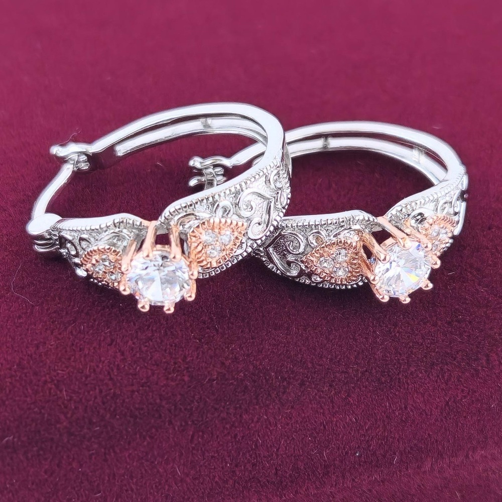Small Two-Tone Hoop Earrings Cubic Zirconia Prime Art Jewel Heart‎ Design